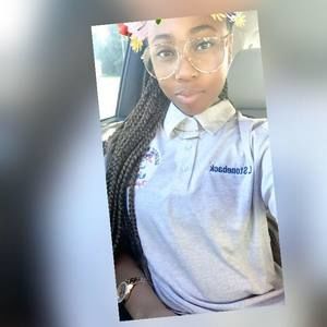 Meet your Posher, Leslee